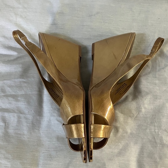 Franco Sarto size 10 metallic gold tone Wedge Slingback Sandals - Picture 7 of 16